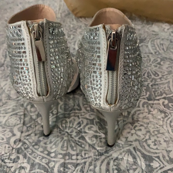 Silver sparkly heels - Picture 6 of 6